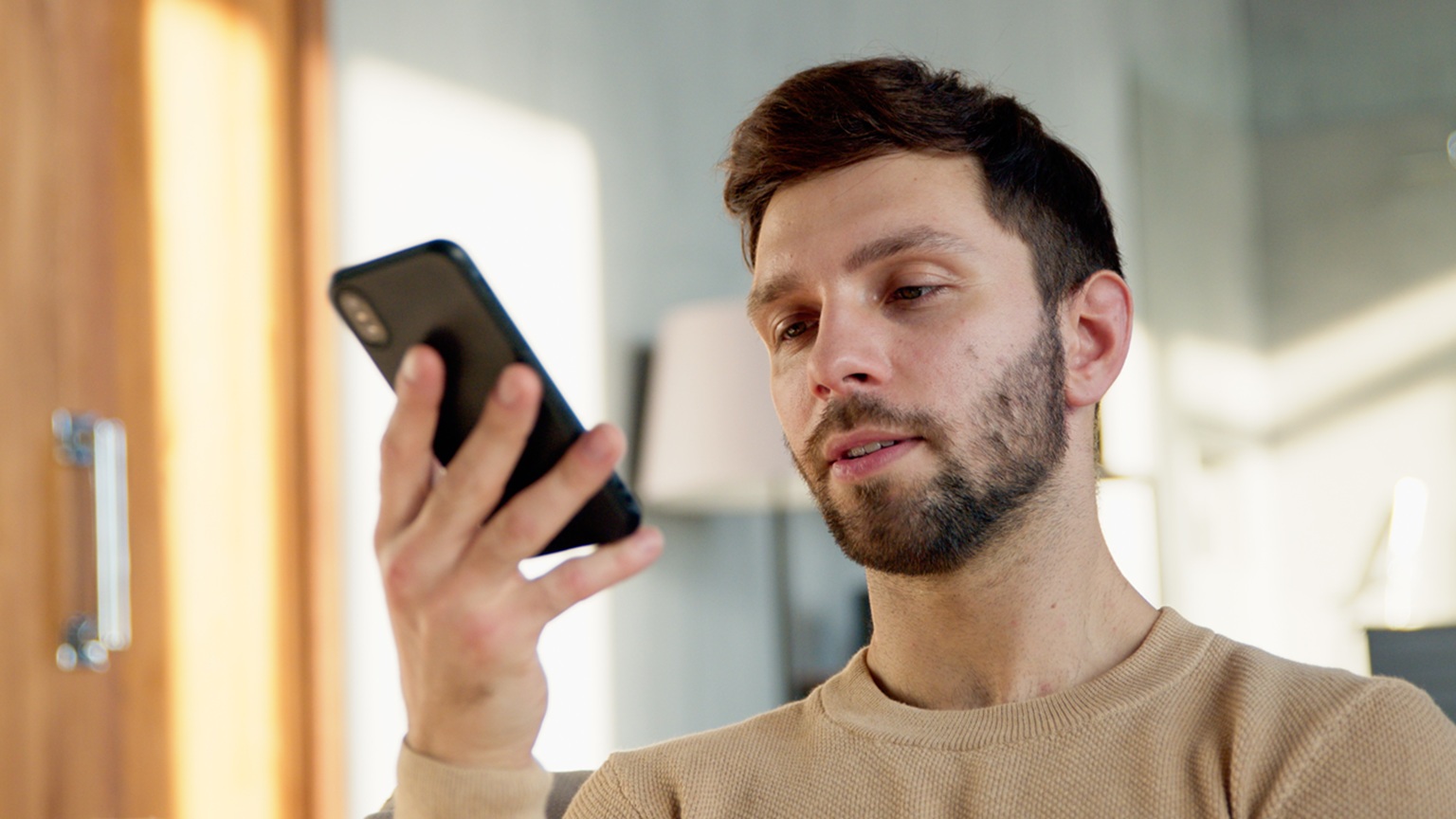 JAK FUNGUJE PREMIUM SMS VKLAD: TIPSPORT, CHANCE A MAXA NA DOSAH RUKY